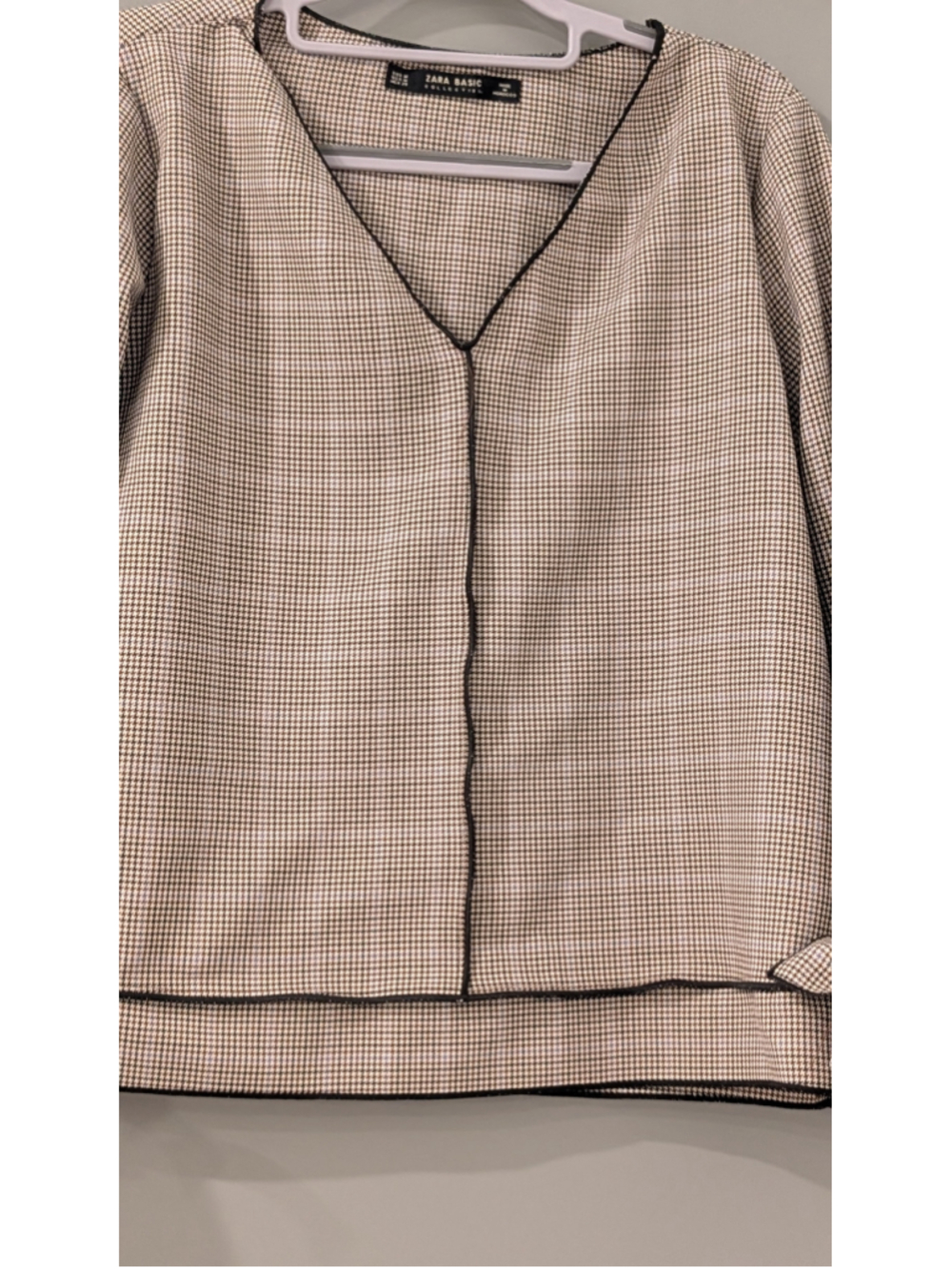 Women's Zara Basic Plaid Blouse Size M Beige Brown Tie Sleeve - Picture 3 of 8